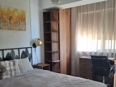 camera luminoasa cu birou apartament inchiriere Sector 4 Bucuresti